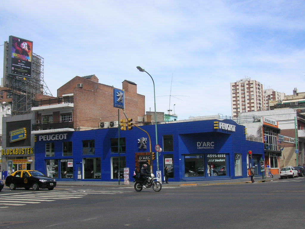 Av Cabildo 3401 y Manuela Pedraza
