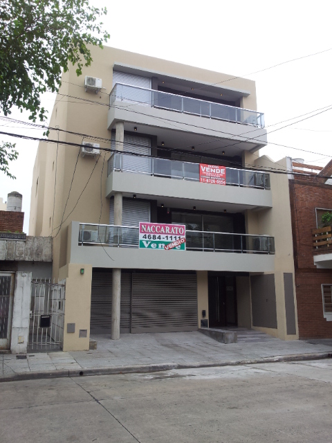 Vivienda multifamiliar Moldes 4454
